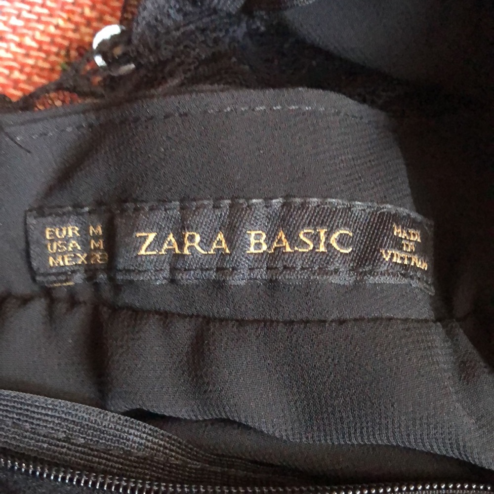 Zara Basic Halter Neck Lace + Button Back Fit & F… - image 8